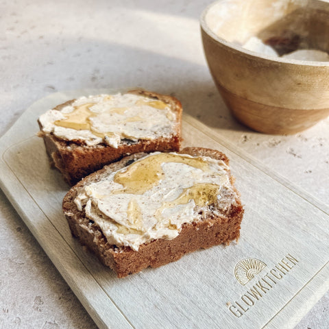 Bananenbrot mit selbstgemachter Chai-Butter🧡 - Glowkitchen Bananenbrot