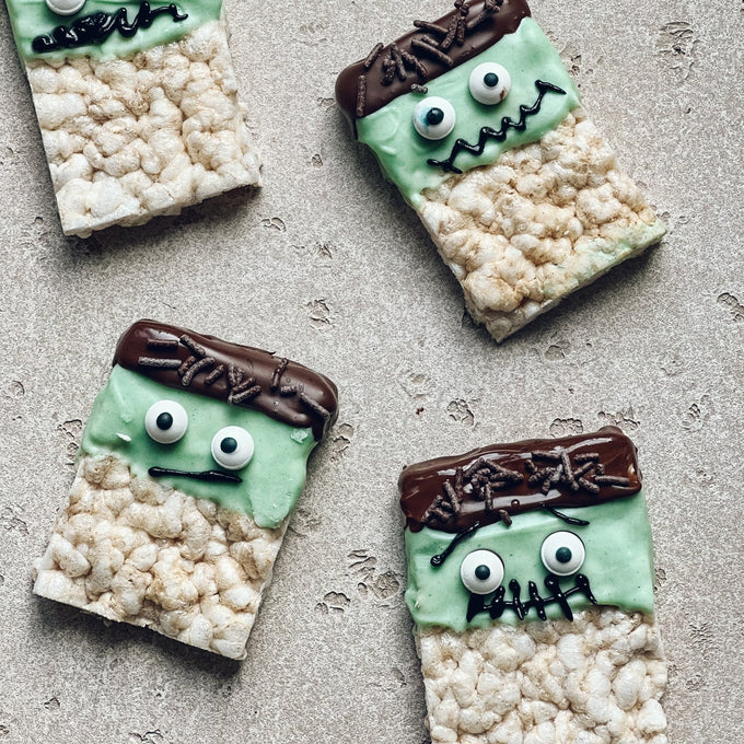 healthier Halloween Rezept: Frankensteins Monster Maiswaffeln - Glowkitchen Bananenbrot 